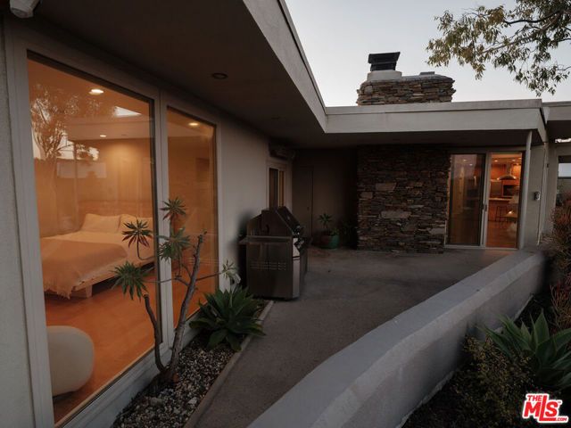 2400 Crest View Drive, Los Angeles, CA 90046