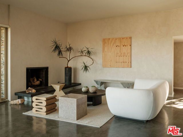 2400 Crest View Drive, Los Angeles, CA 90046