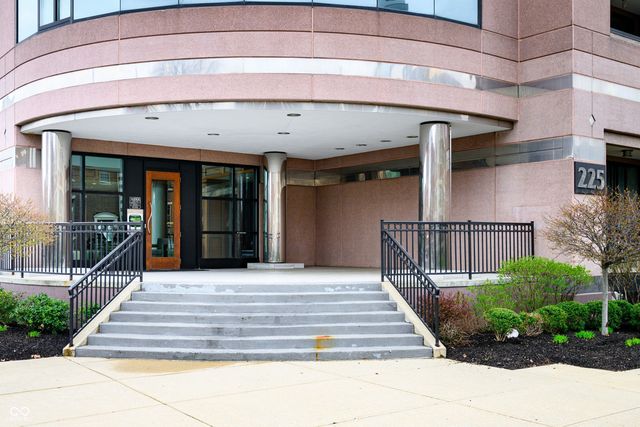 225 N New Jersey Street 48, Indianapolis, IN 46204