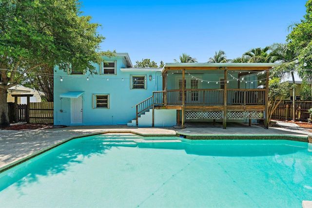 1429 Crest Drive, Lake Worth, FL 33461
