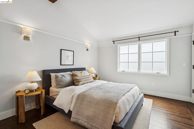 5325 Miles Ave, Oakland, CA 94618