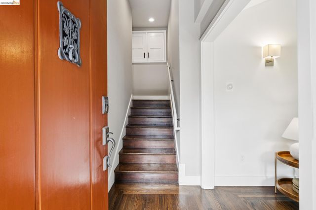 5325 Miles Ave, Oakland, CA 94618