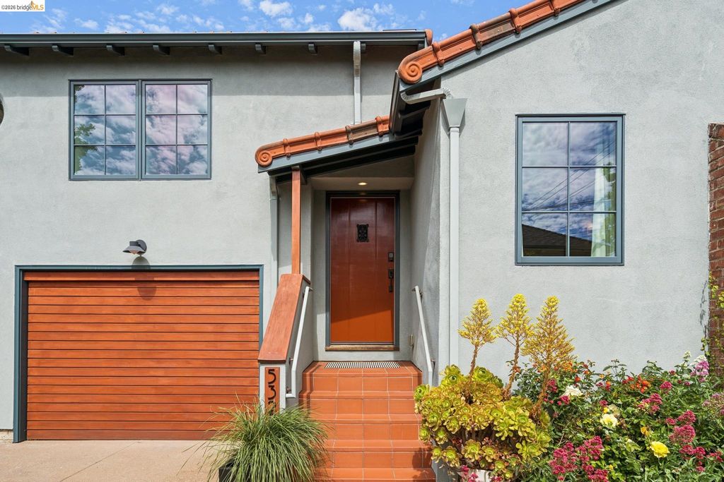 5325 Miles Ave, Oakland, CA 94618