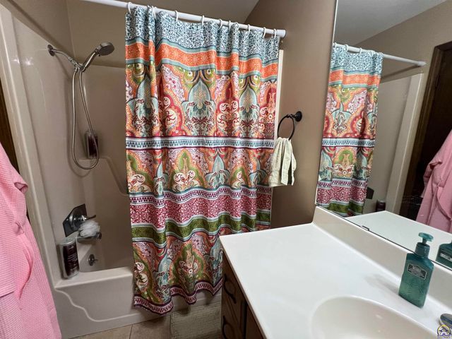 4643-4645 SW 8th Ave, Topeka, KS 66606