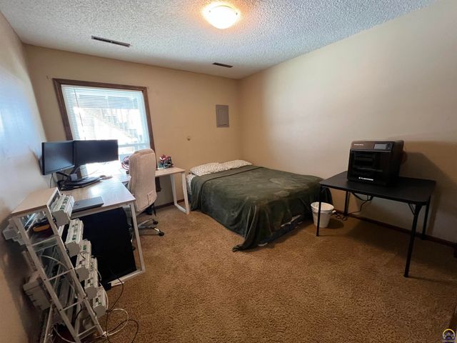 4643-4645 SW 8th Ave, Topeka, KS 66606