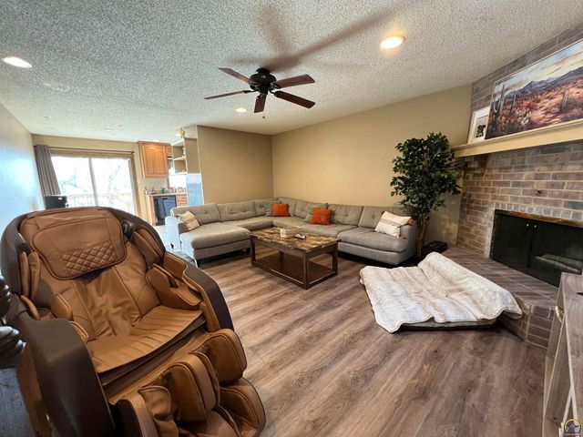 4643-4645 SW 8th Ave, Topeka, KS 66606