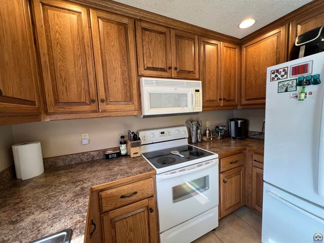 4643-4645 SW 8th Ave, Topeka, KS 66606