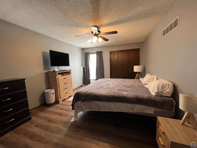 4643-4645 SW 8th Ave, Topeka, KS 66606