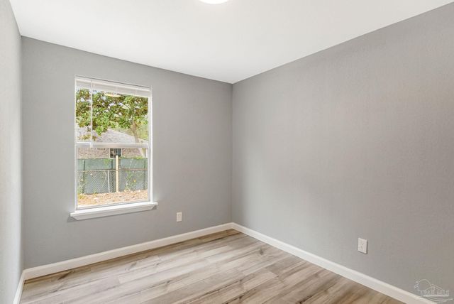 5658 Government Dr, Gulf Breeze, FL 32563