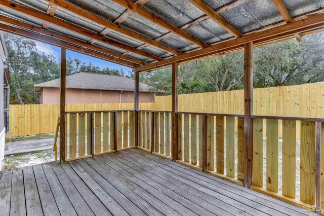 5658 Government Dr, Gulf Breeze, FL 32563