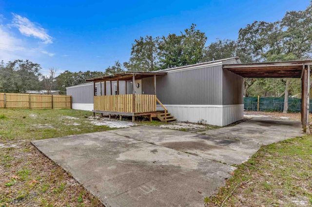 5658 Government Dr, Gulf Breeze, FL 32563