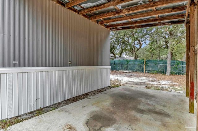 5658 Government Dr, Gulf Breeze, FL 32563