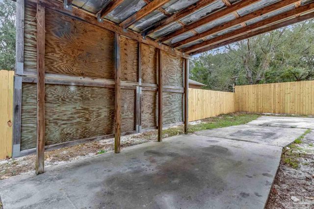 5658 Government Dr, Gulf Breeze, FL 32563