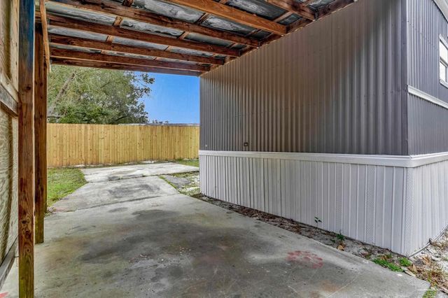 5658 Government Dr, Gulf Breeze, FL 32563