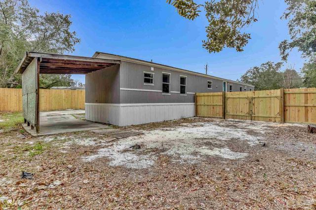 5658 Government Dr, Gulf Breeze, FL 32563