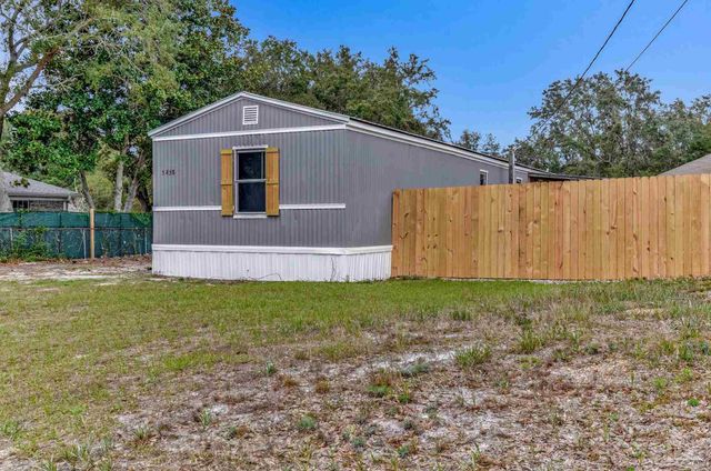 5658 Government Dr, Gulf Breeze, FL 32563