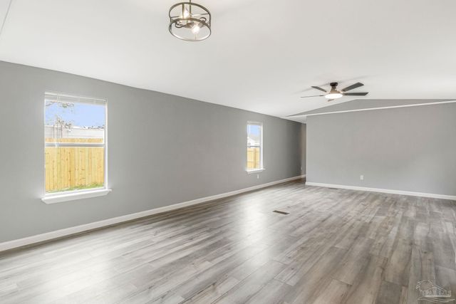 5658 Government Dr, Gulf Breeze, FL 32563