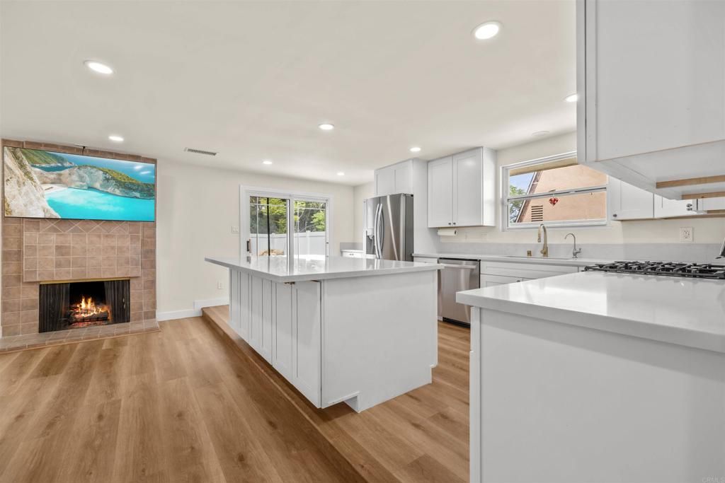 Image 6 of property listing at 8704 Mulvaney Drive, San Diego, CA 92119