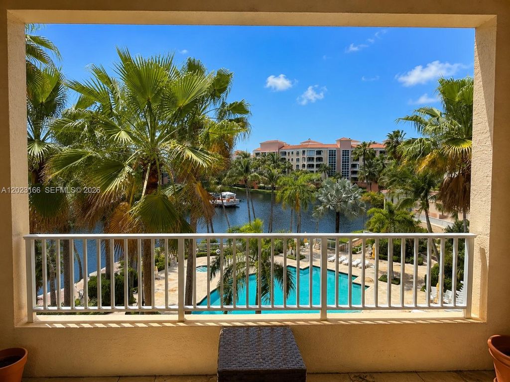711 Crandon Blvd 402, Key Biscayne, FL 33149