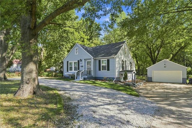 6315 E Red Bridge Road, Kansas City, MO 64134