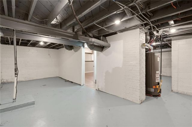 6315 E Red Bridge Road, Kansas City, MO 64134