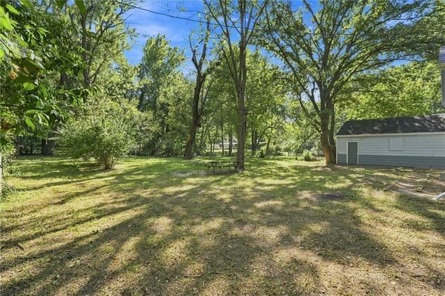 6315 E Red Bridge Road, Kansas City, MO 64134