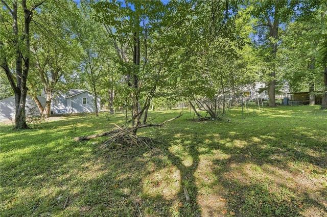 6315 E Red Bridge Road, Kansas City, MO 64134