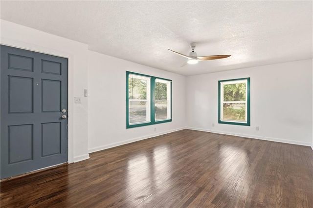 6315 E Red Bridge Road, Kansas City, MO 64134