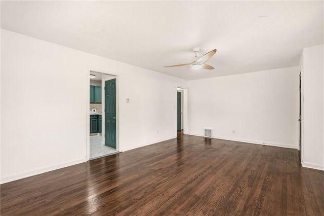 6315 E Red Bridge Road, Kansas City, MO 64134