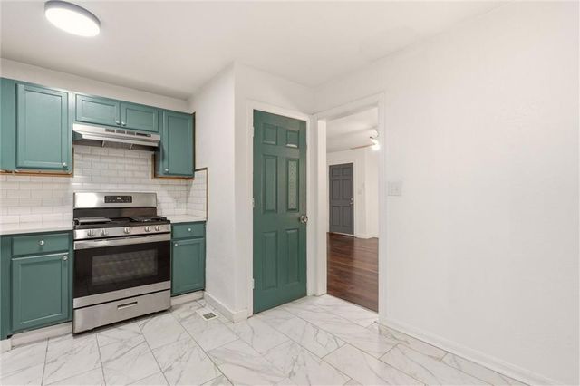 6315 E Red Bridge Road, Kansas City, MO 64134