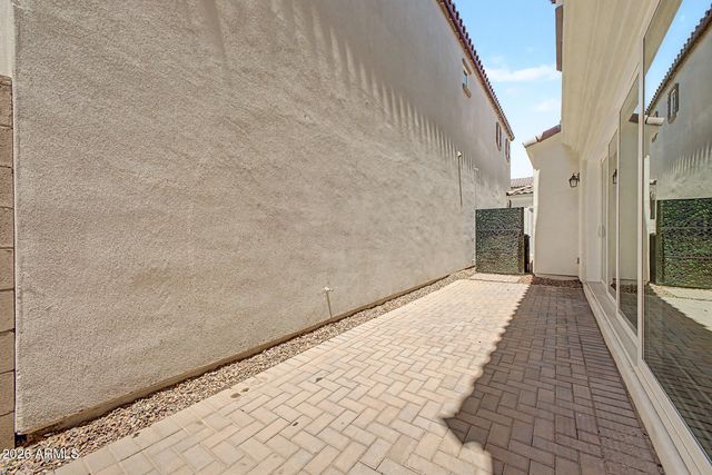 291 E MARKWOOD Drive, Chandler, AZ 85286