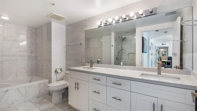 17375 Collins Avenue 1404, Sunny Isles Beach, FL 33160