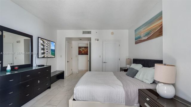 17375 Collins Avenue 1404, Sunny Isles Beach, FL 33160