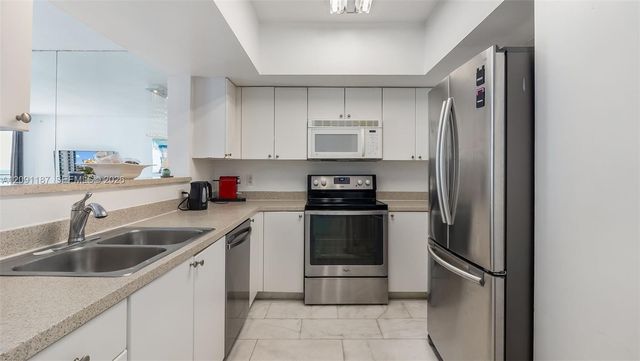 17375 Collins Avenue 1404, Sunny Isles Beach, FL 33160