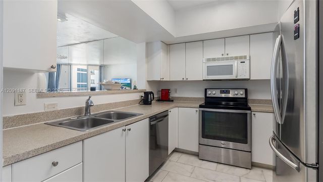 17375 Collins Avenue 1404, Sunny Isles Beach, FL 33160