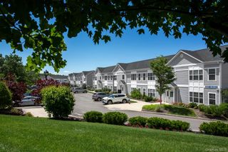 262 Indian Head Road 310, Kings Park, NY 11754