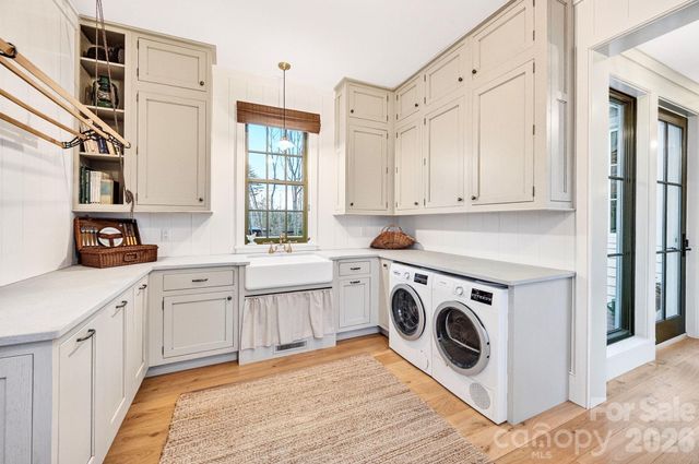 97 Emerald Necklace Drive, Asheville, NC 28803