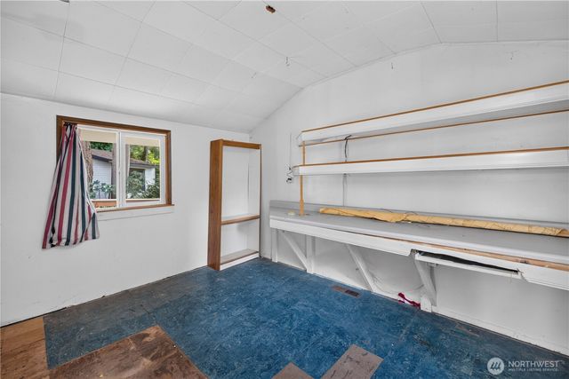 26516 8th Avenue S, Des Moines, WA 98198