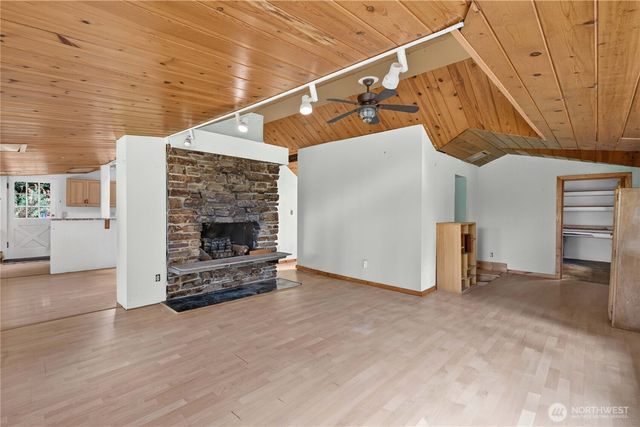 26516 8th Avenue S, Des Moines, WA 98198