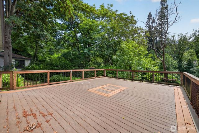 26516 8th Avenue S, Des Moines, WA 98198