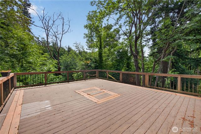 26516 8th Avenue S, Des Moines, WA 98198