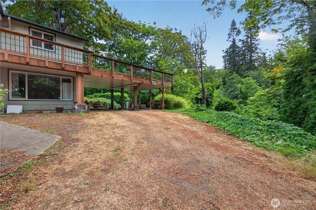 26516 8th Avenue S, Des Moines, WA 98198