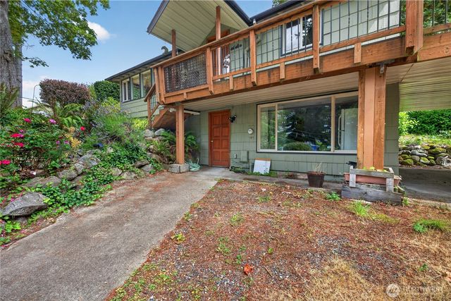 26516 8th Avenue S, Des Moines, WA 98198