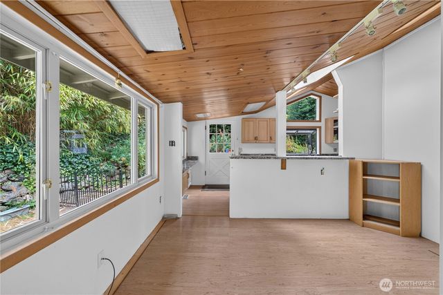 26516 8th Avenue S, Des Moines, WA 98198