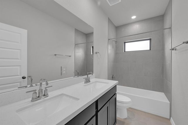 348 Summer Place Drive, Montgomery, TX 77356