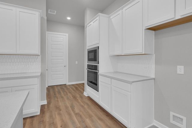 348 Summer Place Drive, Montgomery, TX 77356