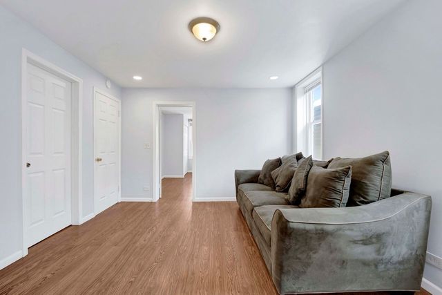 465 W 27th Street 1F, Chicago, IL 60616