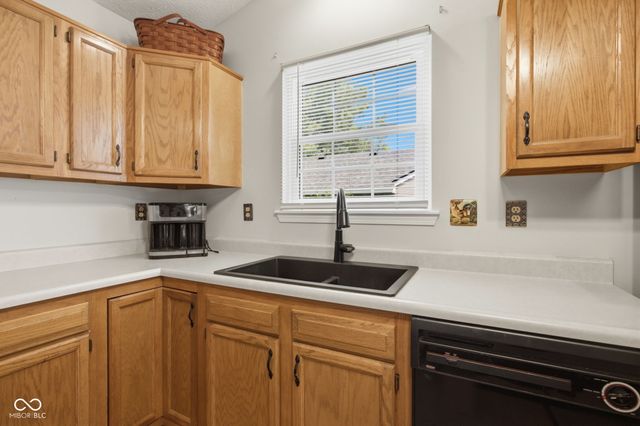 5473 Kelly Anne Way, Noblesville, IN 46062