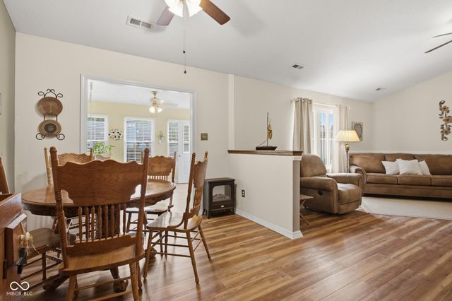 5473 Kelly Anne Way, Noblesville, IN 46062
