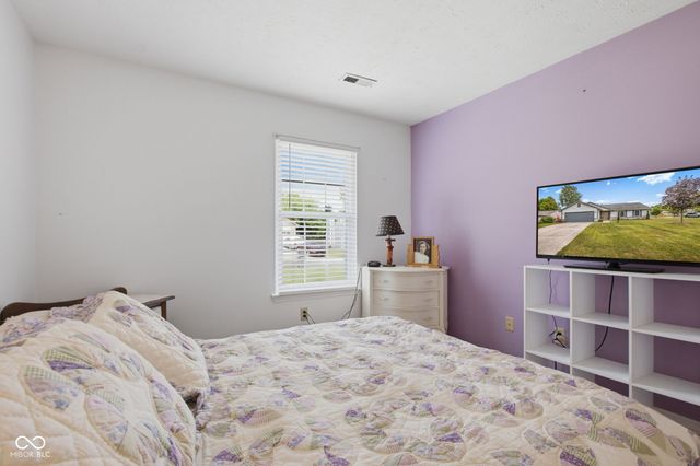 5473 Kelly Anne Way, Noblesville, IN 46062